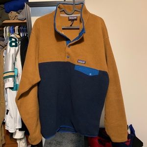 Men’s Patagonia button up sweater